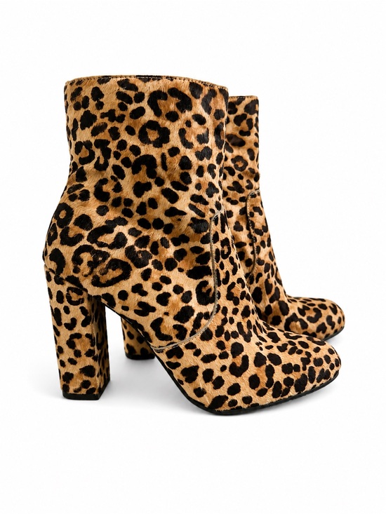 Steve Madden Shoes - Steve Madden Leopard Cowhide Ankle Boots 7.5